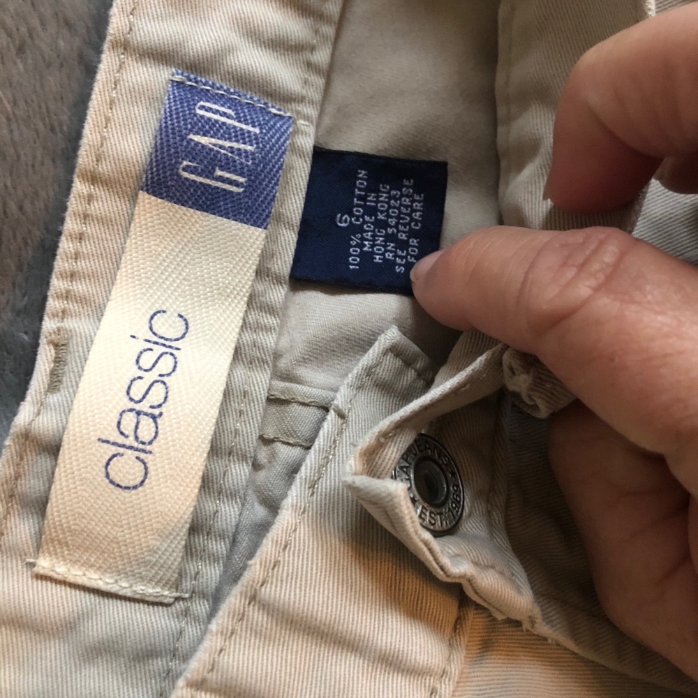 3/$30  GAP Women’s Khaki/Pumice Stone Beige Classic Pants